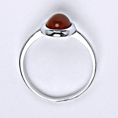 Stříbrný prsten s přírodním kamenem karneol 8 x 6 mm, T 1355