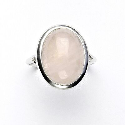 Stříbrný prsten, přírodní růženín 16 x 12 mm, T 1455
