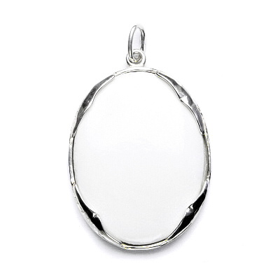 Stříbrný přívěsek, medailonek s květy, K-2, P 158
