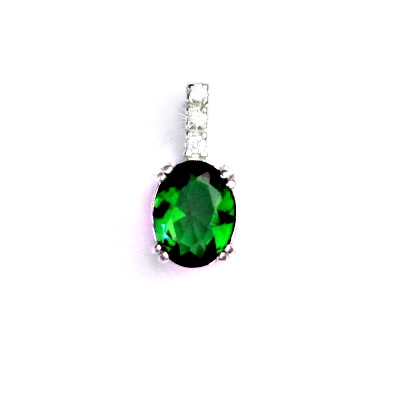 Stříbrný přívěsek s čirými zirkony a  zirkonem emerald, VP 31
