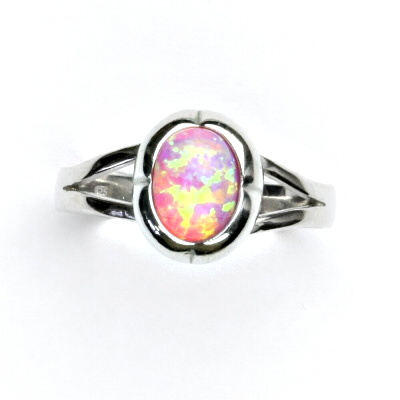 Stříbrný prsten, růžový syntetický opál, prstýnek s opálem, T 1374