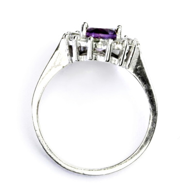 Stříbrný prsten, přírodní světlý ametyst, čiré zirkony, Kate, T 1507