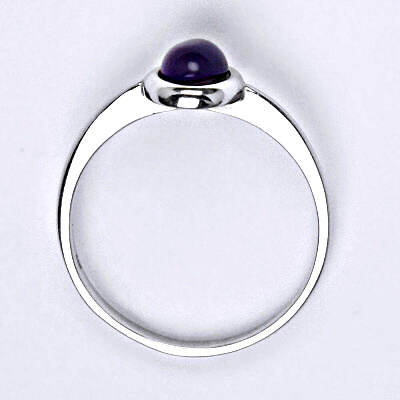 Stříbrný prsten s přírodním tmavým ametystem7 x 5 mm, T 1354