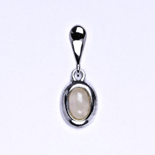 Stříbrný přívěsek,přírodní kámen růženín 6x4 mm, P 1353 