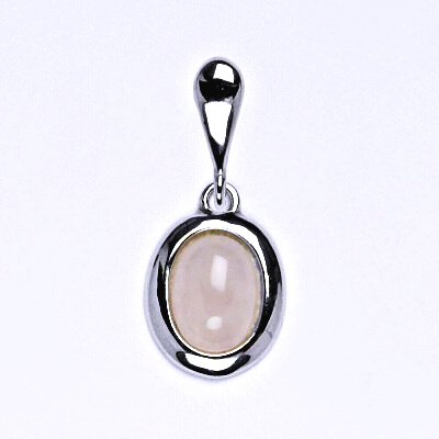 Stříbrný přívěsek,přírodní kámen růženín 8 x 6 mm, P 1355 (1475)
