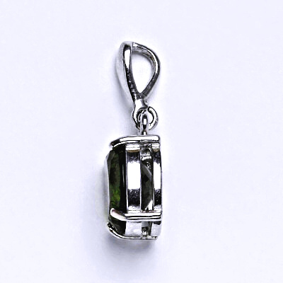 Stříbrný přívěsek s přírodním vltavínem 10 x 8 mm, P 1242