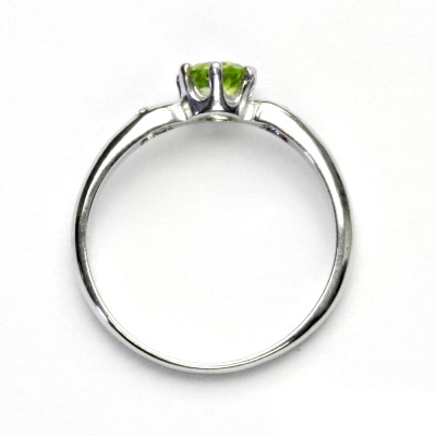 Stříbrný prsten, přírodní olivín, prstýnek ze stříbra, čiré zirkony, VLZDR 048 