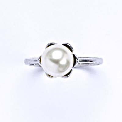 1 Stříbrný prsten se Swarovski bílou perlou 8 mm, T 1351