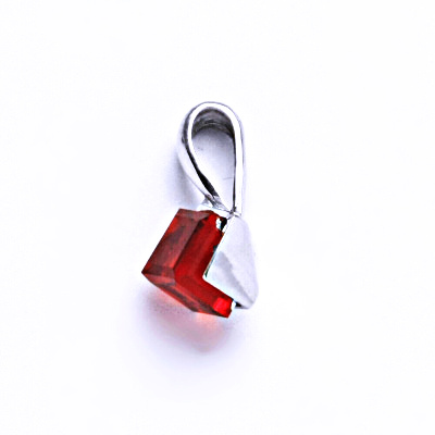 Přívěsek s krystalem Swarovski (Light Siam 6x6 mm)P1230