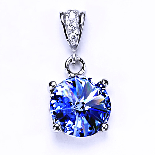 Stříbrný přívěšek s krystalem Swarovski Rivoli (barva Light safir) P 1188/2 