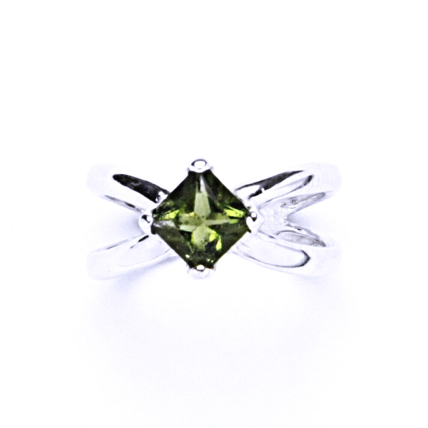 Stříbrný prsten vltavín 6x6mm, T 1265