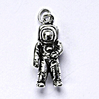 Stříbrný přívěšek, kosmonaut, přívěsek ze stříbra s patinou P 180