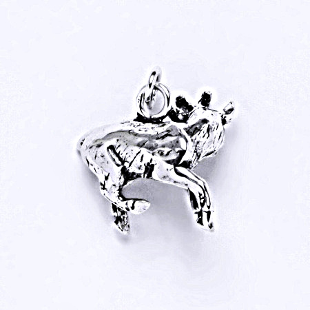 Stříbrný přívěšek s patinou. kamzík figurka, P 910