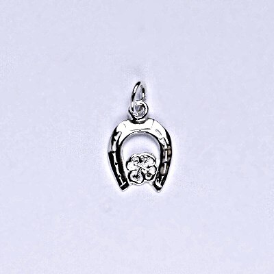 Stříbrný přívěsek, podkova se čtyřlístkem, přívěsek ze stříbra, P 117