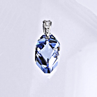 Stříbrný přívěšek s krystalem Swarovski light saphire cubist pendant P 1306