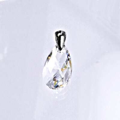 Stříbrný přívěšek s čirým krystalem Swarovski, slza P 1302