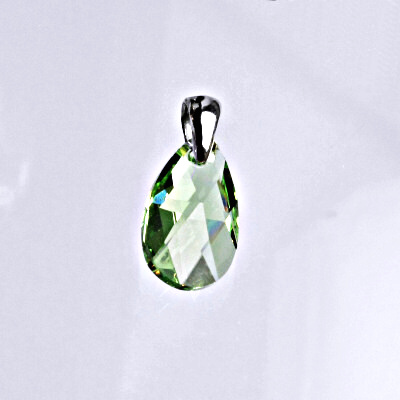 Stříbrný přívěšek s krystalem Swarovski peridot, slza P 1302