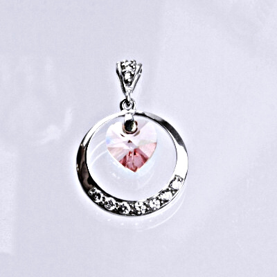 Stříbrný přívěšek s krystalem Swarovski rose, srdce P 1405