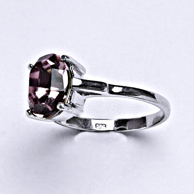 Stříbrný prsten se Swarovski krystalem violet, T 1467