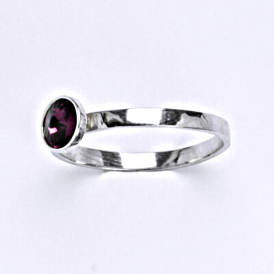 Stříbrný prsten se Swarovski krystalem amethyst, T 1336