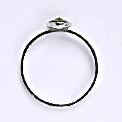 Stříbrný prsten se Swarovski krystalem olivine, T 1336