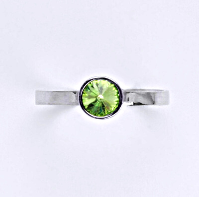 Stříbrný prsten se Swarovski krystalem peridot, T 1336