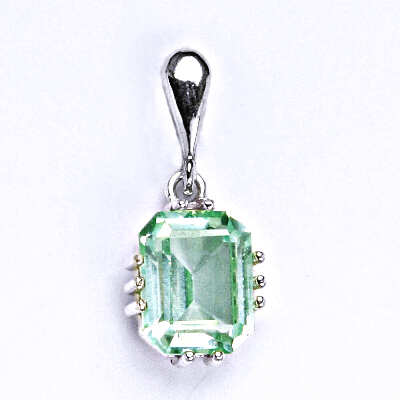 Stříbrný přívěšek se syntetickým zirkonem peridot, P 1440