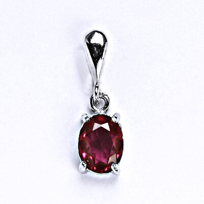Stříbrný přívěsek se syntetickým zirkonem rubín 8x6 mm, P 1245