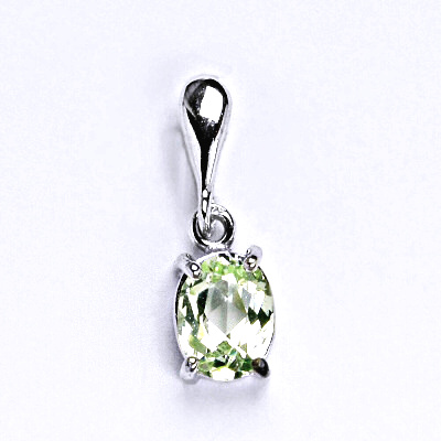 Stříbrný přívěsek se syntetickým zirkonem chryzolit 8x6 mm, P 1245
