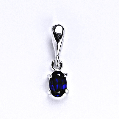 Stříbrný přívěsek se syntetickým zirkonem spinel 6x4 mm, P 1247/22