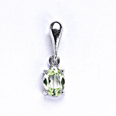 Stříbrný přívěsek se syntetickým zirkonem světle zeleným 7x5 mm, P 1246/22
