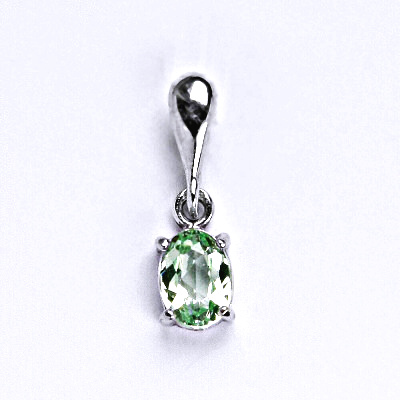 Stříbrný přívěsek se syntetickým zirkonem peridot 7x5 mm, P 1246/22