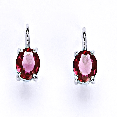 Stříbrné náušnice na patent zirkon rubín 8x6 mm, NK 1245