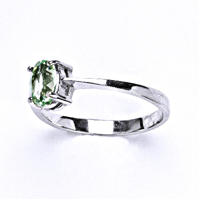 Stříbrný prsten se syntetickým zirkonem peridot 7x5 mm, T 1246