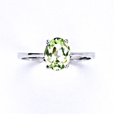 Stříbrný prsten se zirkonem chryzolit 8x6 mm, T 1245