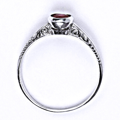 Stříbrný prsten se syntetickým rubínem,prsten ze stříbra,T 1443