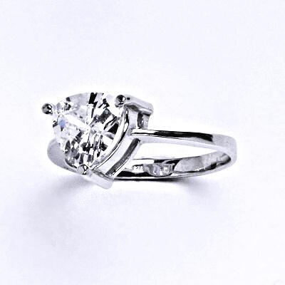 Stříbrný prsten s čirým zirkonem 8x8 mm, T 1281