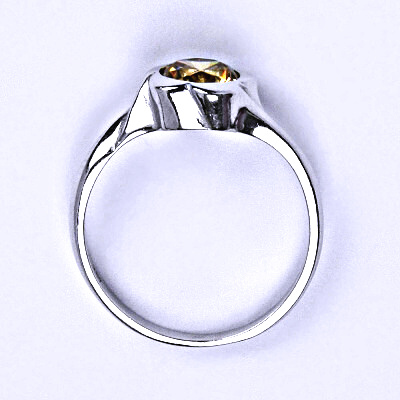 Stříbrný prsten se syntetickým zirkonem champagne T 1271 