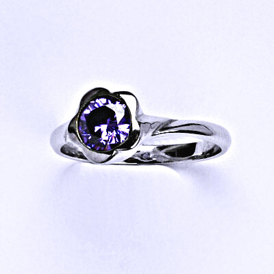 Stříbrný prsten se syntetickým zirkonem ametyst T 1271